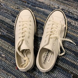 white converse with red bottoms